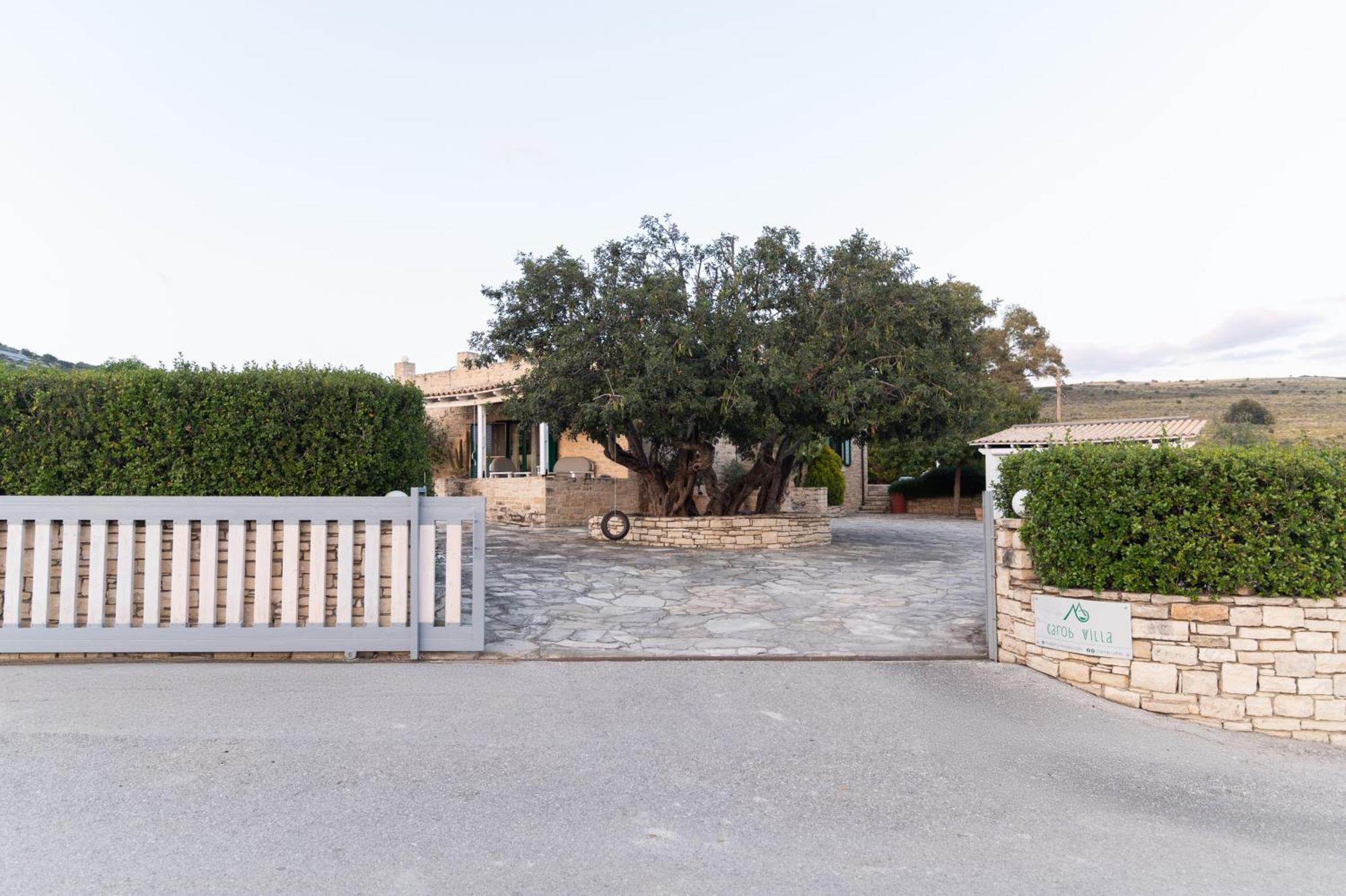 Carob Villa Moirai Luaran gambar